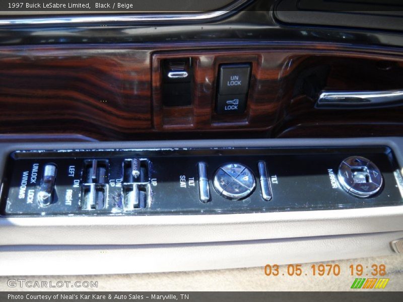 Black / Beige 1997 Buick LeSabre Limited
