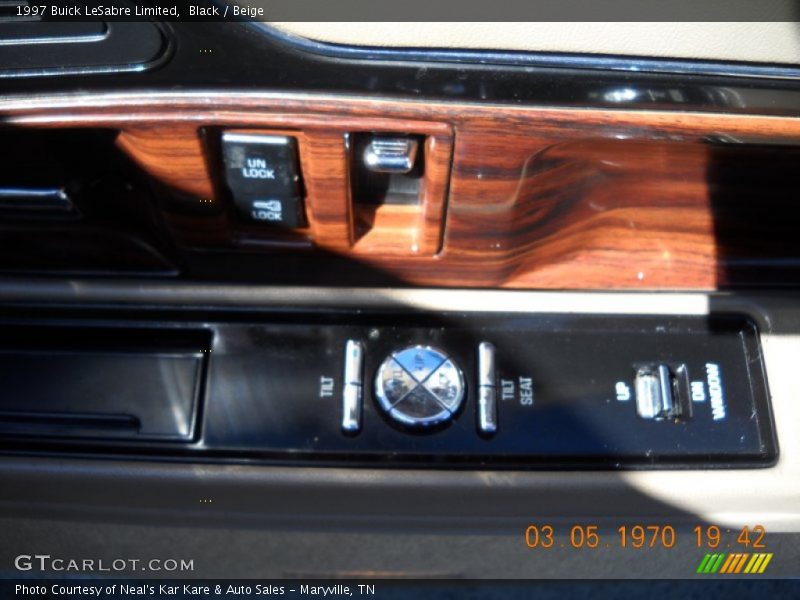 Black / Beige 1997 Buick LeSabre Limited