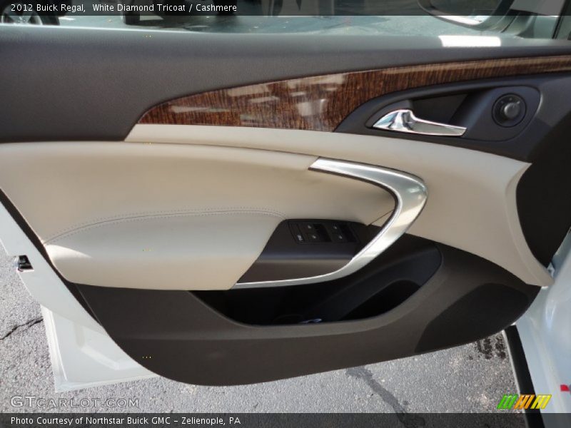 White Diamond Tricoat / Cashmere 2012 Buick Regal