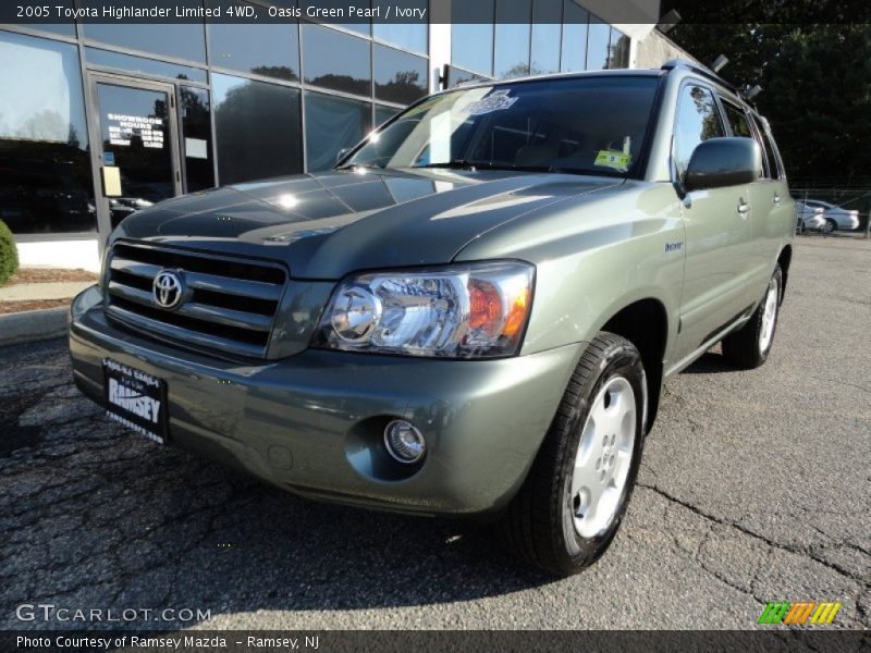Oasis Green Pearl / Ivory 2005 Toyota Highlander Limited 4WD