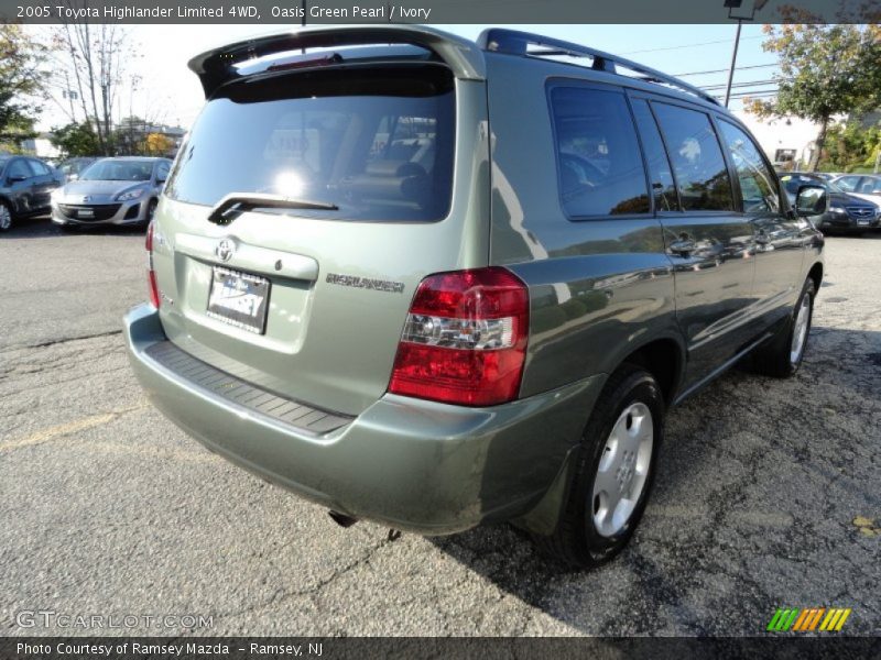 Oasis Green Pearl / Ivory 2005 Toyota Highlander Limited 4WD