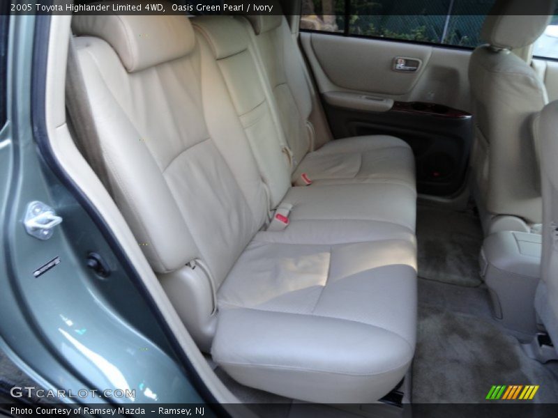 Oasis Green Pearl / Ivory 2005 Toyota Highlander Limited 4WD