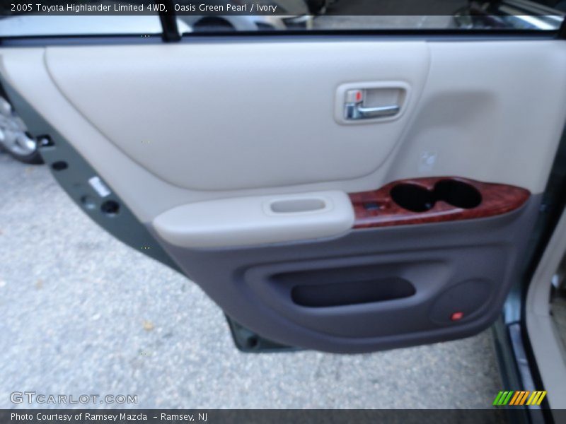 Oasis Green Pearl / Ivory 2005 Toyota Highlander Limited 4WD