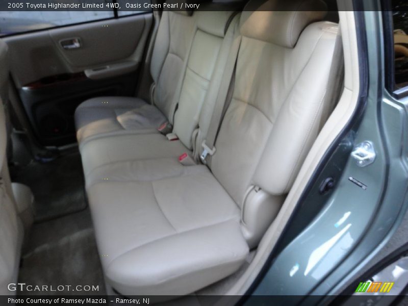 Oasis Green Pearl / Ivory 2005 Toyota Highlander Limited 4WD