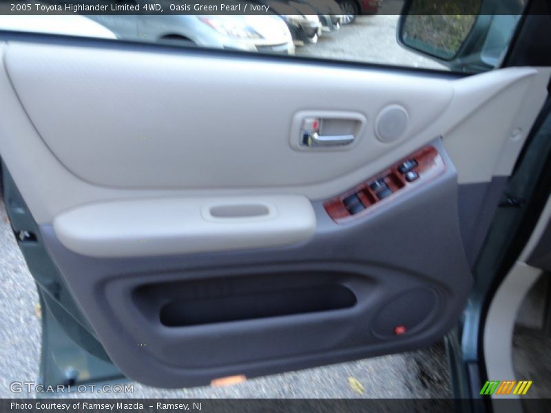 Oasis Green Pearl / Ivory 2005 Toyota Highlander Limited 4WD