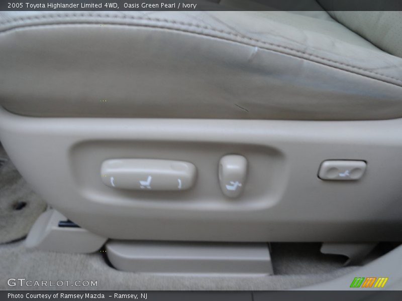 Oasis Green Pearl / Ivory 2005 Toyota Highlander Limited 4WD