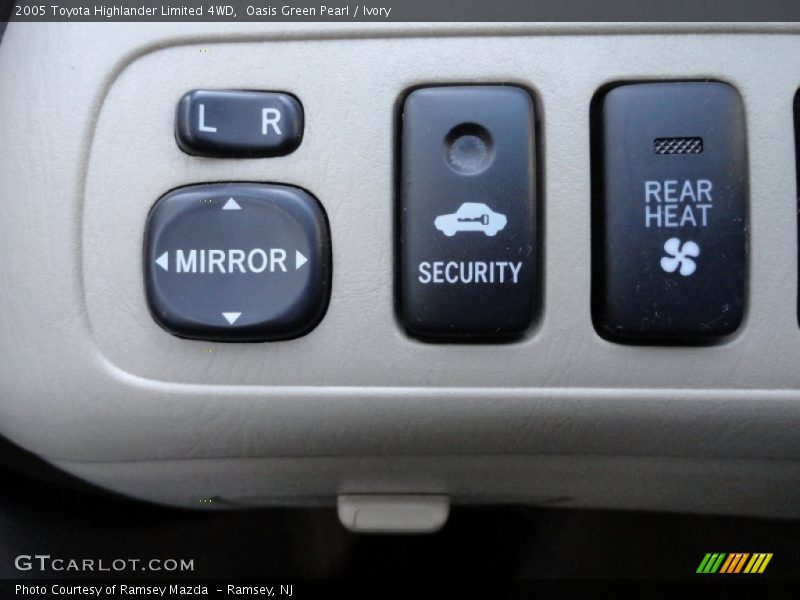 Oasis Green Pearl / Ivory 2005 Toyota Highlander Limited 4WD