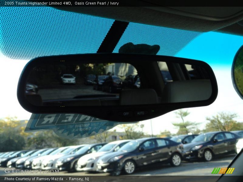 Oasis Green Pearl / Ivory 2005 Toyota Highlander Limited 4WD