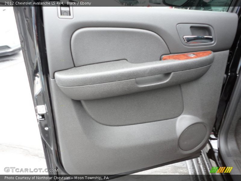 Black / Ebony 2012 Chevrolet Avalanche LS 4x4