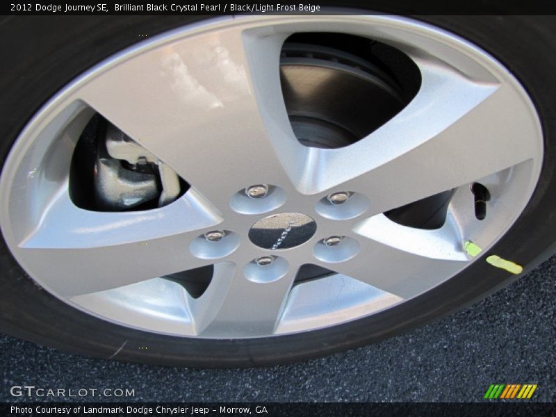 Brilliant Black Crystal Pearl / Black/Light Frost Beige 2012 Dodge Journey SE