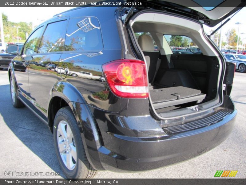 Brilliant Black Crystal Pearl / Black/Light Frost Beige 2012 Dodge Journey SE