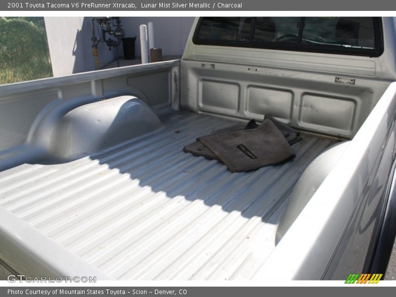 Lunar Mist Silver Metallic / Charcoal 2001 Toyota Tacoma V6 PreRunner Xtracab