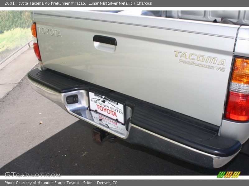 Lunar Mist Silver Metallic / Charcoal 2001 Toyota Tacoma V6 PreRunner Xtracab