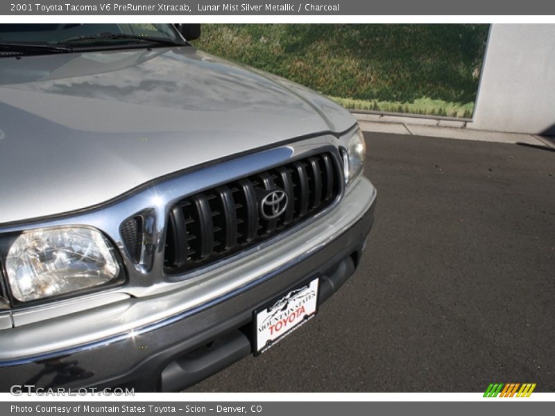 Lunar Mist Silver Metallic / Charcoal 2001 Toyota Tacoma V6 PreRunner Xtracab