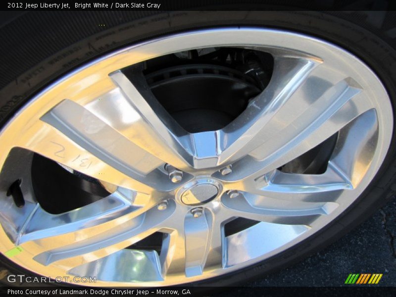 Bright White / Dark Slate Gray 2012 Jeep Liberty Jet