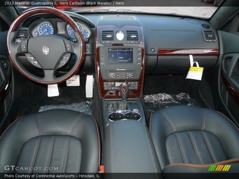 Dashboard of 2012 Quattroporte S