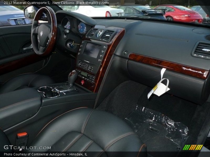 Dashboard of 2012 Quattroporte S