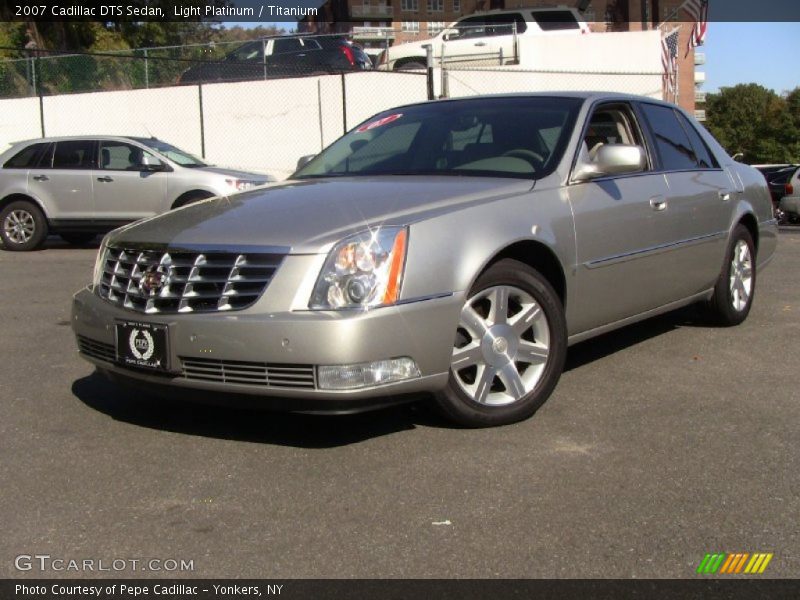 Light Platinum / Titanium 2007 Cadillac DTS Sedan