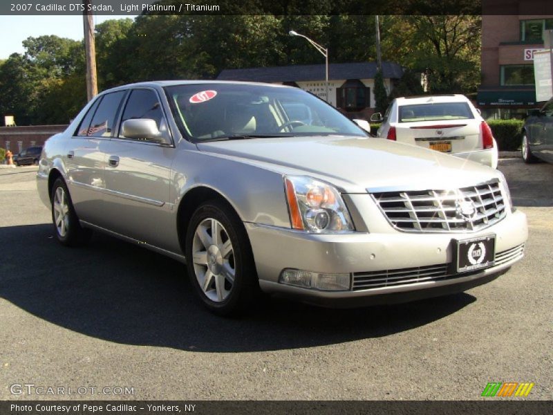 Light Platinum / Titanium 2007 Cadillac DTS Sedan