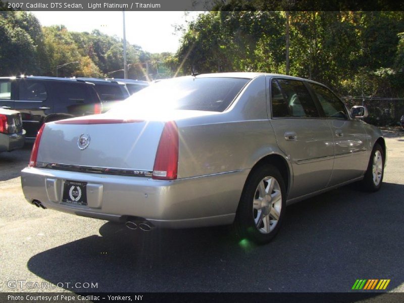Light Platinum / Titanium 2007 Cadillac DTS Sedan