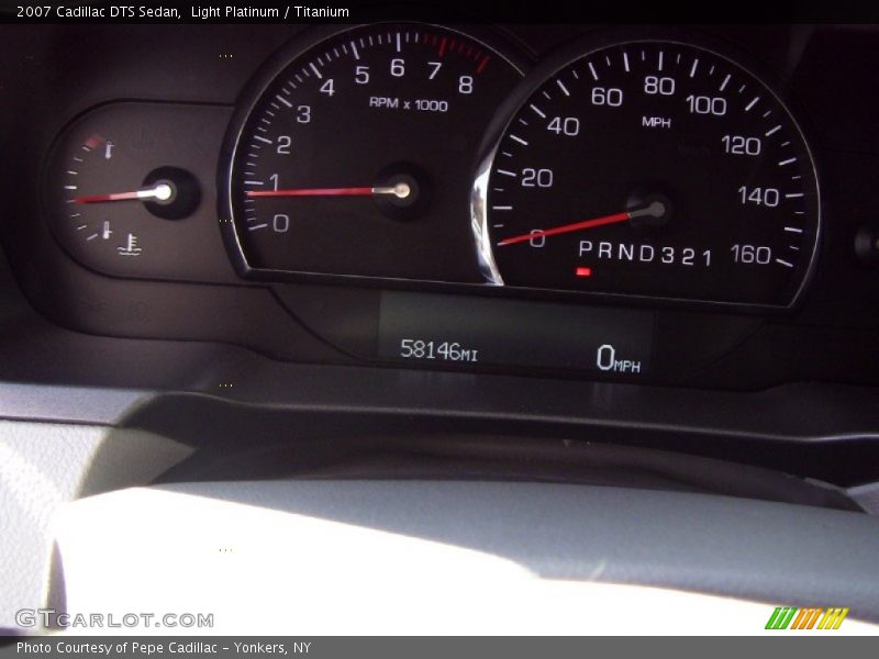 Light Platinum / Titanium 2007 Cadillac DTS Sedan