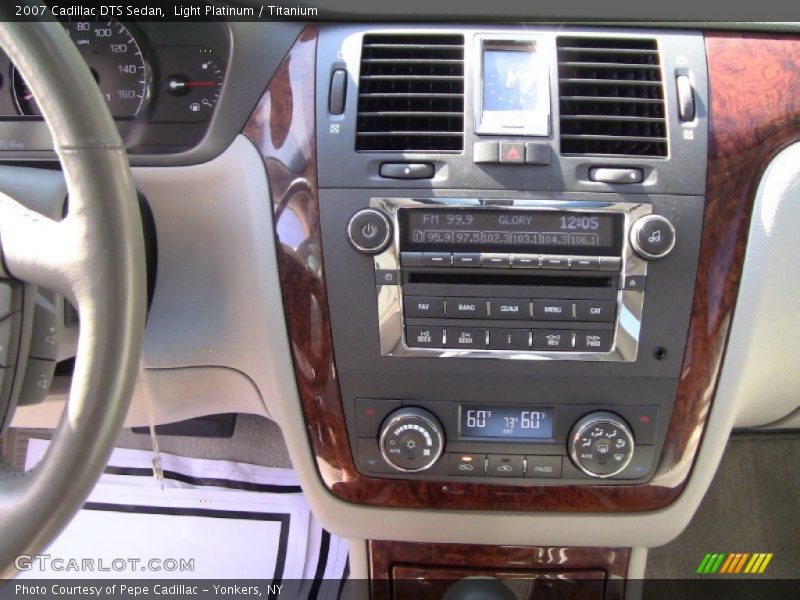 Light Platinum / Titanium 2007 Cadillac DTS Sedan