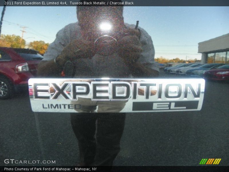 Tuxedo Black Metallic / Charcoal Black 2011 Ford Expedition EL Limited 4x4