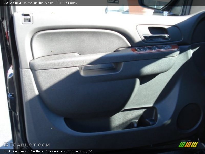 Black / Ebony 2012 Chevrolet Avalanche LS 4x4