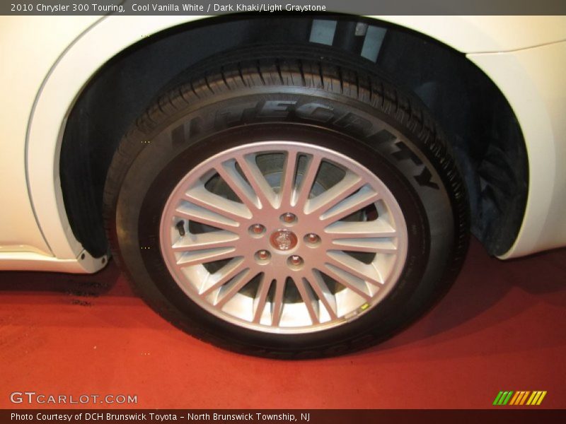 Cool Vanilla White / Dark Khaki/Light Graystone 2010 Chrysler 300 Touring
