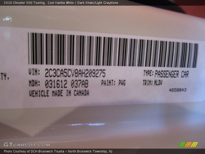Cool Vanilla White / Dark Khaki/Light Graystone 2010 Chrysler 300 Touring