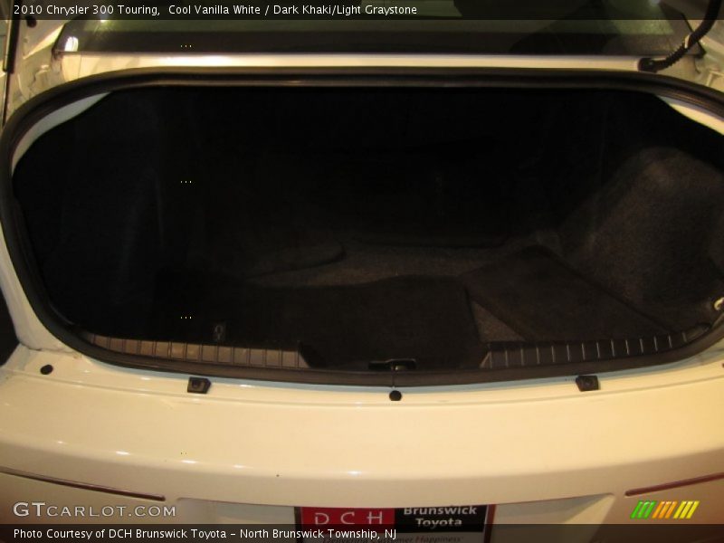 Cool Vanilla White / Dark Khaki/Light Graystone 2010 Chrysler 300 Touring