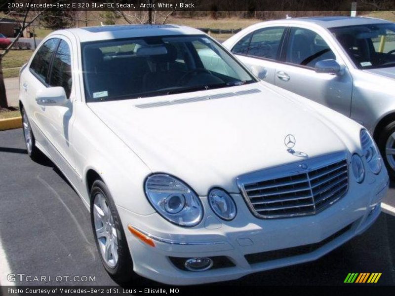 Arctic White / Black 2009 Mercedes-Benz E 320 BlueTEC Sedan