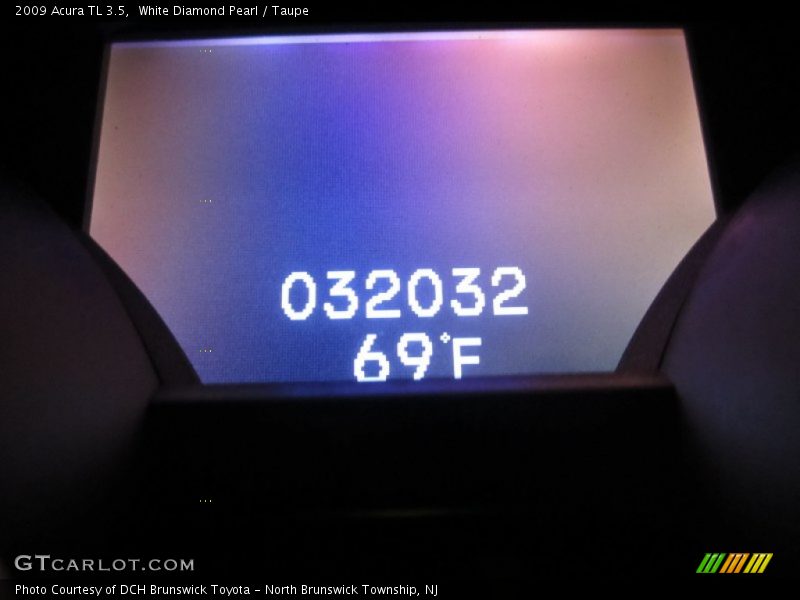 White Diamond Pearl / Taupe 2009 Acura TL 3.5