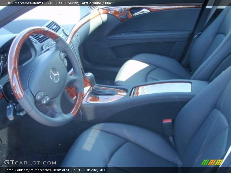 Arctic White / Black 2009 Mercedes-Benz E 320 BlueTEC Sedan
