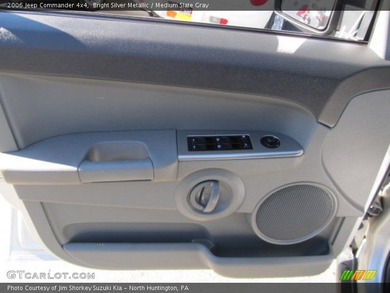 Bright Silver Metallic / Medium Slate Gray 2006 Jeep Commander 4x4