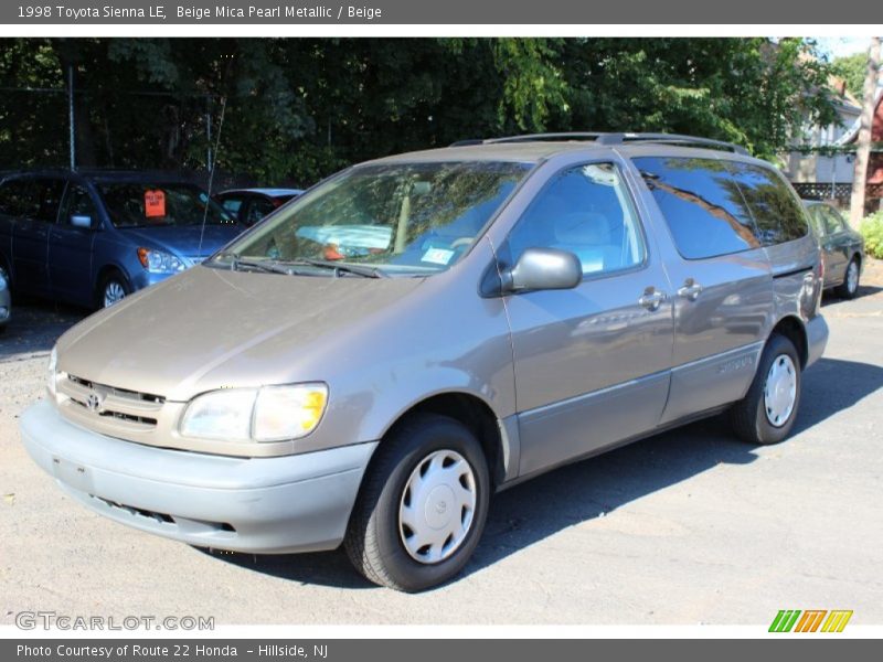 Beige Mica Pearl Metallic / Beige 1998 Toyota Sienna LE