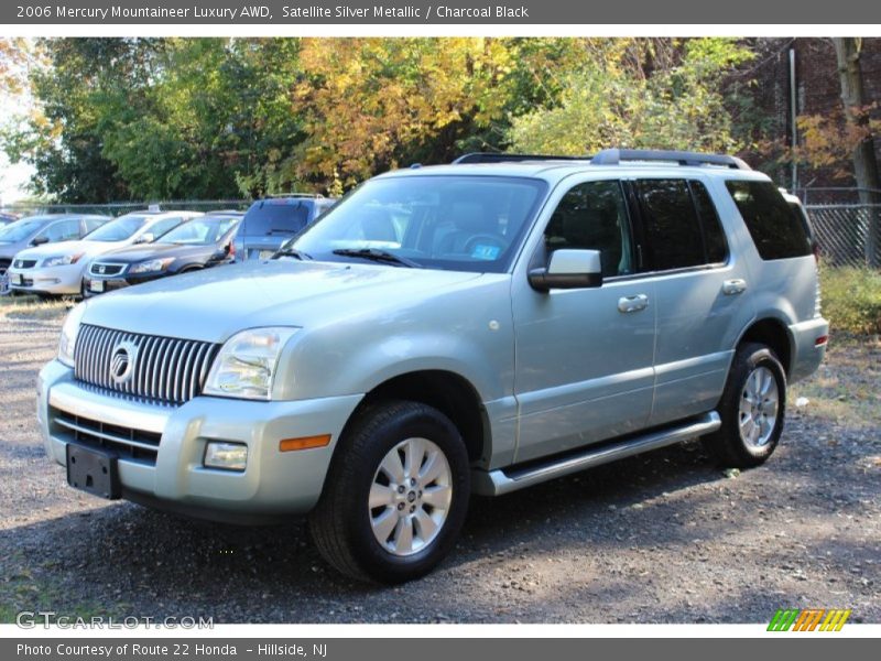 Satellite Silver Metallic / Charcoal Black 2006 Mercury Mountaineer Luxury AWD