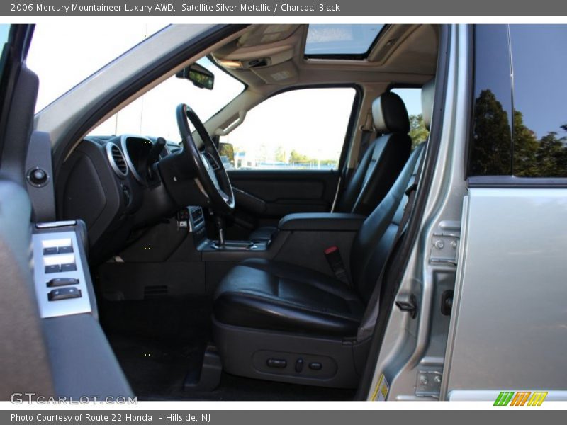 Satellite Silver Metallic / Charcoal Black 2006 Mercury Mountaineer Luxury AWD