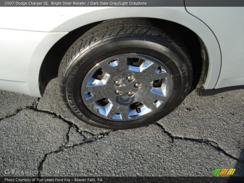 Bright Silver Metallic / Dark Slate Gray/Light Graystone 2007 Dodge Charger SE