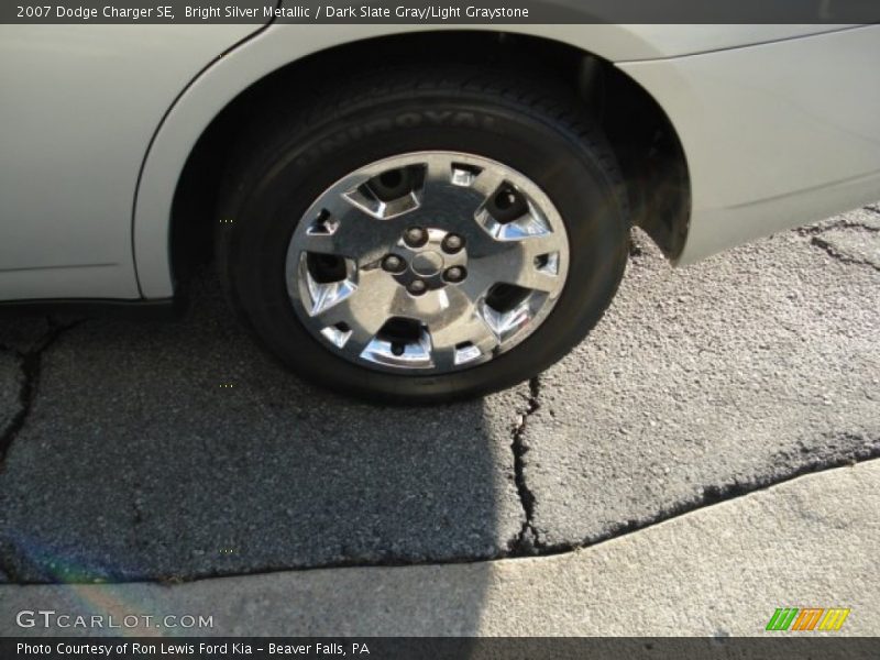 Bright Silver Metallic / Dark Slate Gray/Light Graystone 2007 Dodge Charger SE