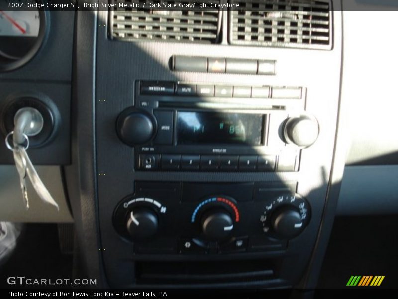 Bright Silver Metallic / Dark Slate Gray/Light Graystone 2007 Dodge Charger SE
