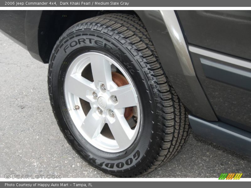 Dark Khaki Pearl / Medium Slate Gray 2006 Jeep Commander 4x4