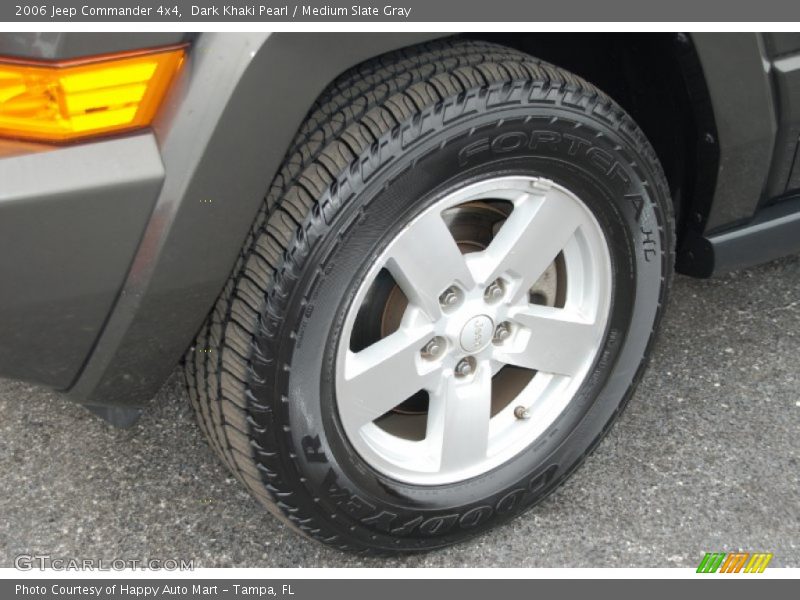 Dark Khaki Pearl / Medium Slate Gray 2006 Jeep Commander 4x4