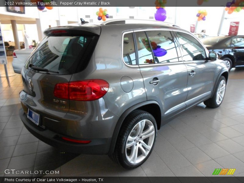 Pepper Gray Metallic / Black 2012 Volkswagen Tiguan SEL