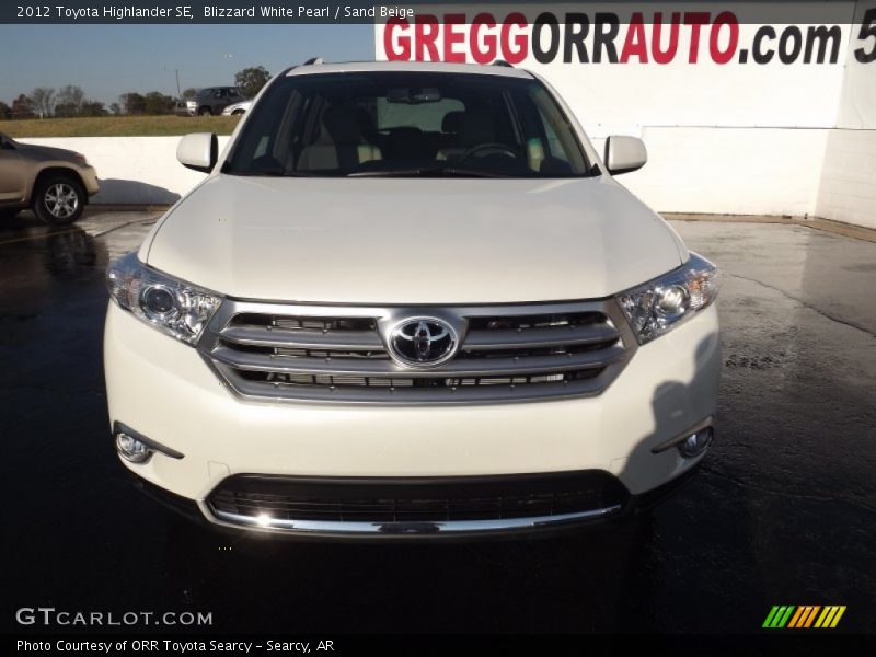 Blizzard White Pearl / Sand Beige 2012 Toyota Highlander SE
