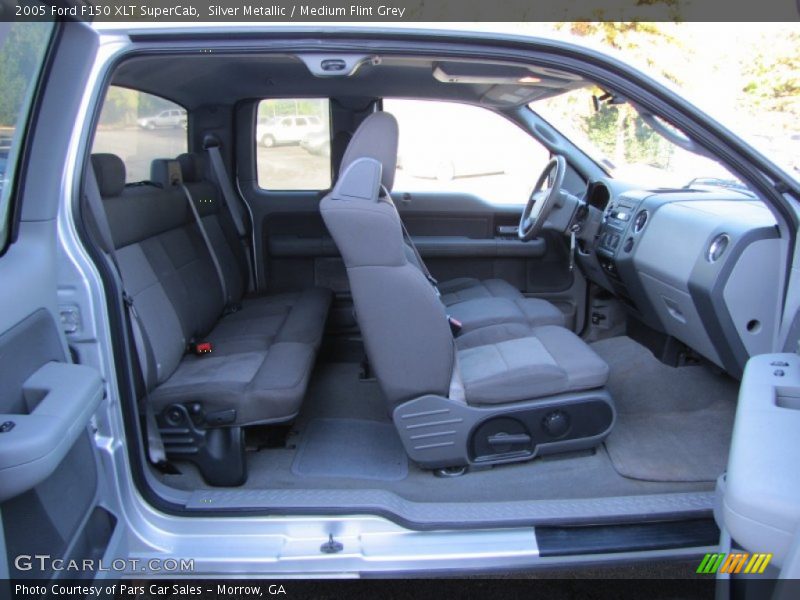 Silver Metallic / Medium Flint Grey 2005 Ford F150 XLT SuperCab