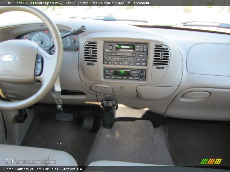 Dark Highland Green Metallic / Medium Parchment 2002 Ford F150 Lariat SuperCrew