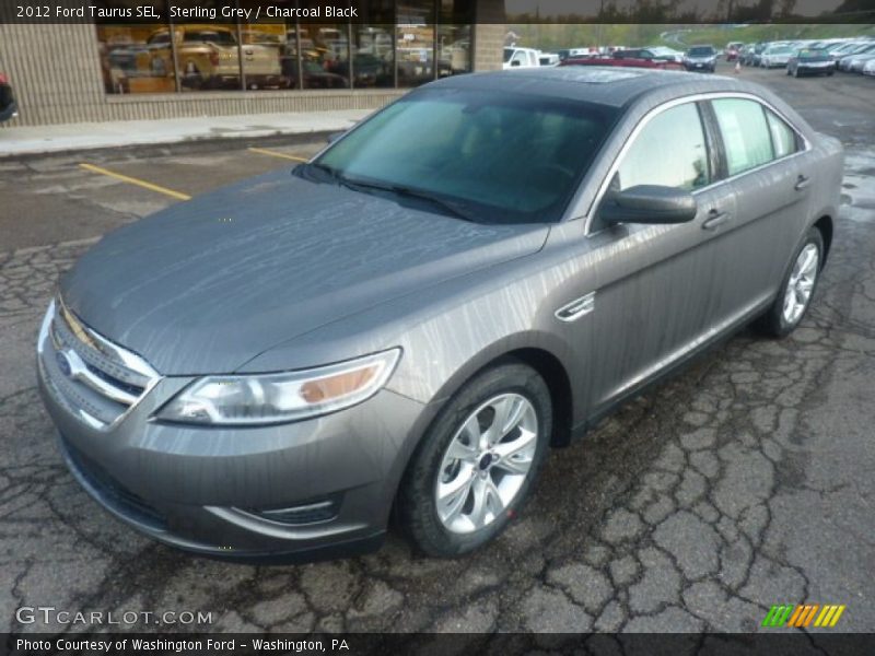 Front 3/4 View of 2012 Taurus SEL