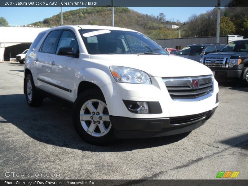 Cream White / Black 2007 Saturn Outlook XE AWD