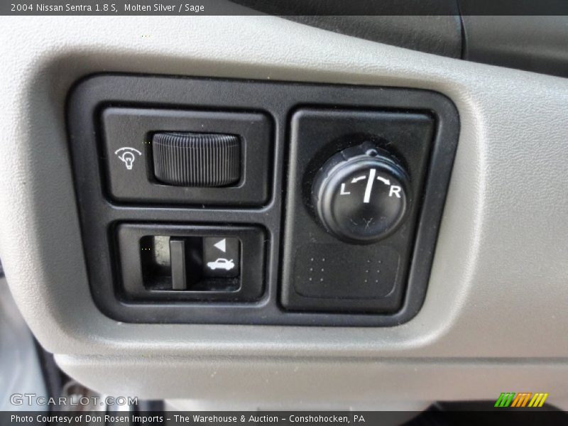 Molten Silver / Sage 2004 Nissan Sentra 1.8 S